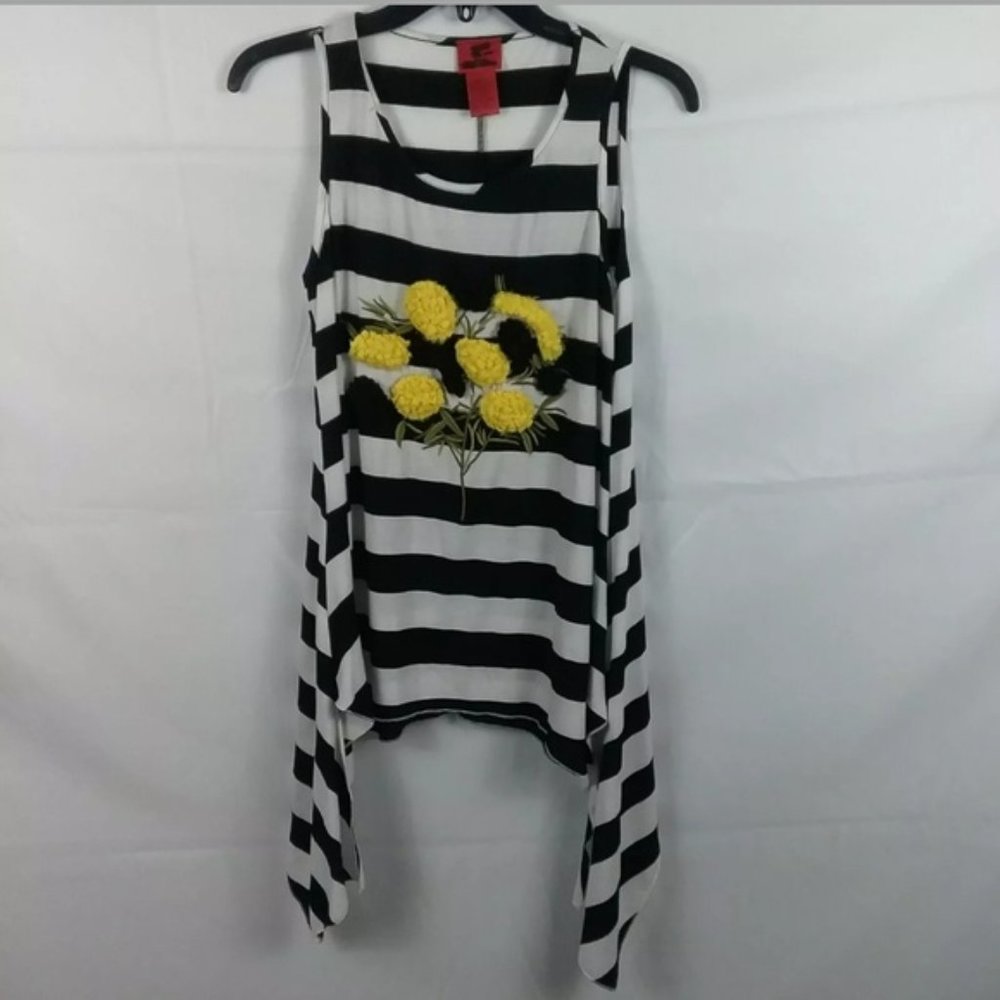 V CRISTINA STRIPED SLEEVELESS FLORAL APPLIQUE TOP